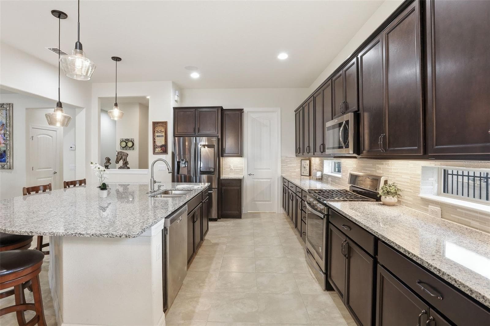 Single Family Residence at 10902 CITRON OAKS DR, ORLANDO, photo 13 of 85