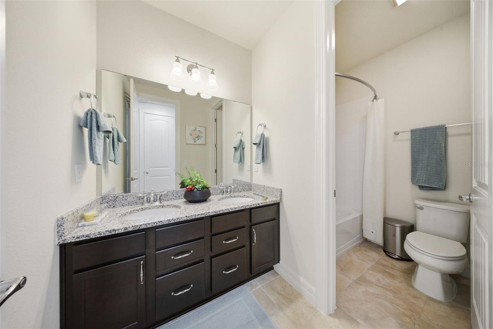 Single Family Residence at 10902 CITRON OAKS DR, ORLANDO, photo 50 of 85