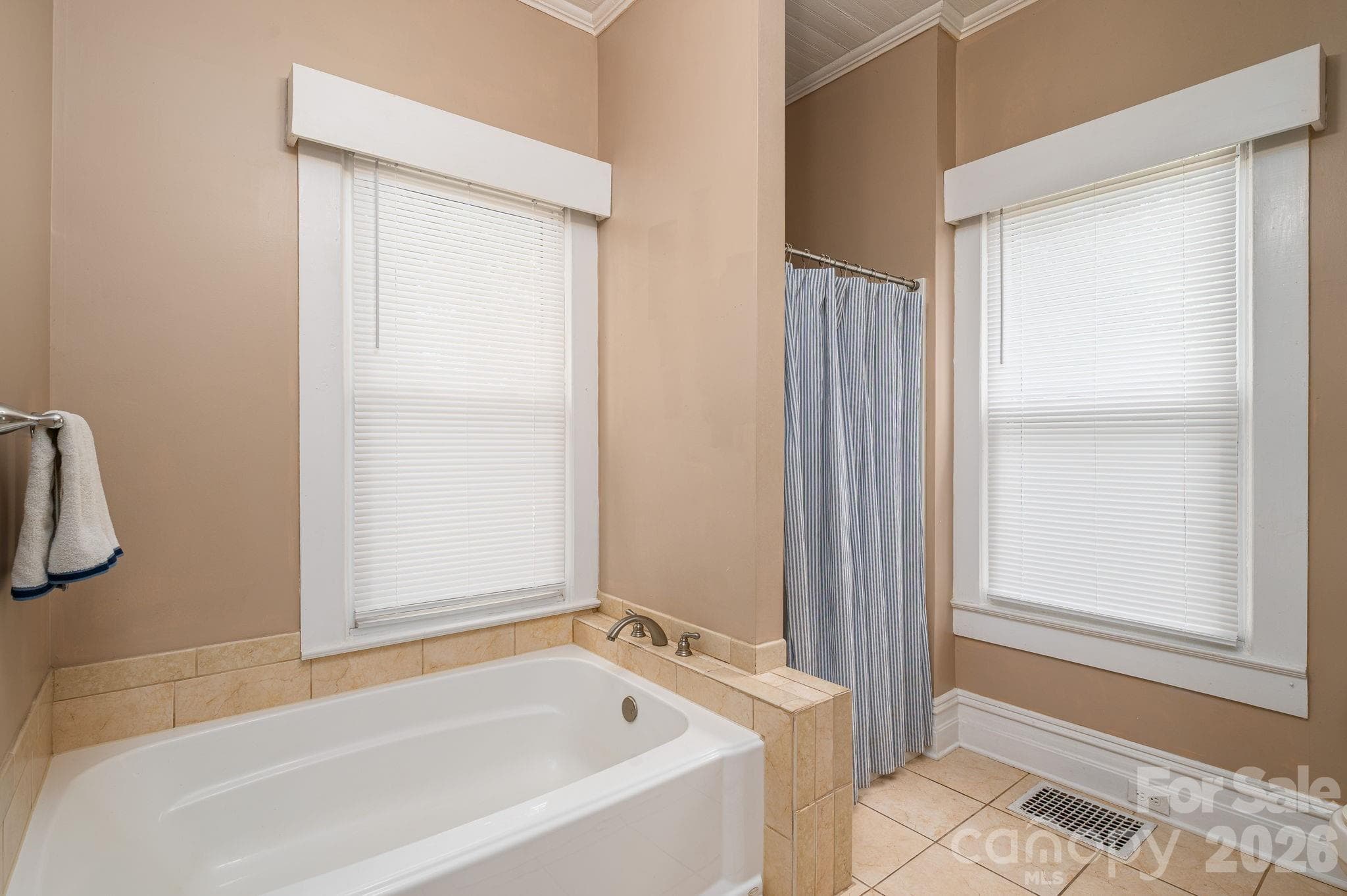 Single Family Residence at 306 W Old Post Road, Cherryville, photo 20 of 44