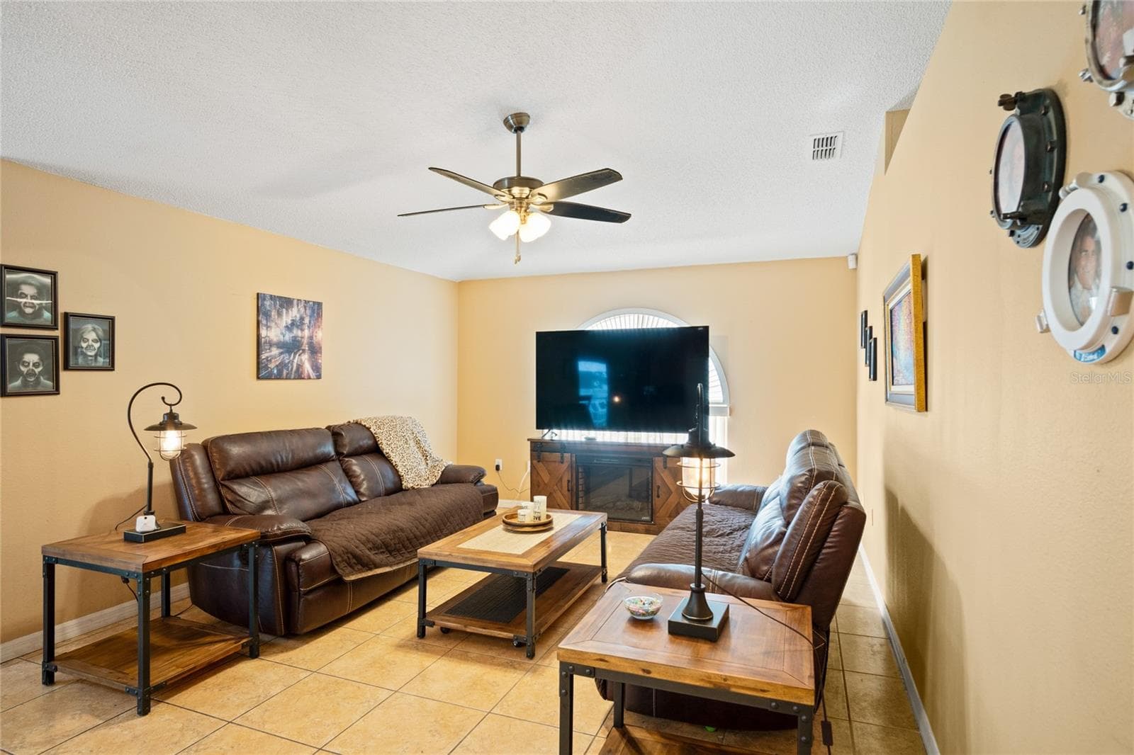 Living Room - 203 FLOUNDER PL, POINCIANA