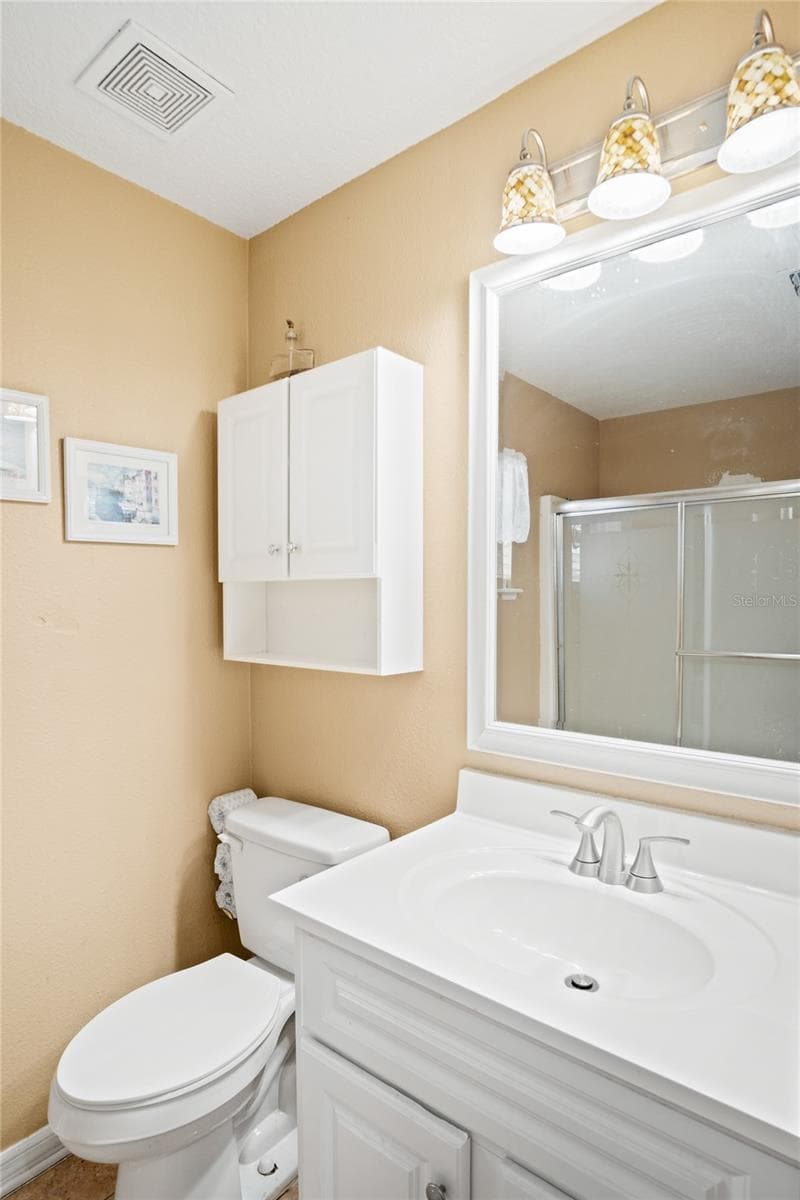 Bathroom - 203 FLOUNDER PL, POINCIANA