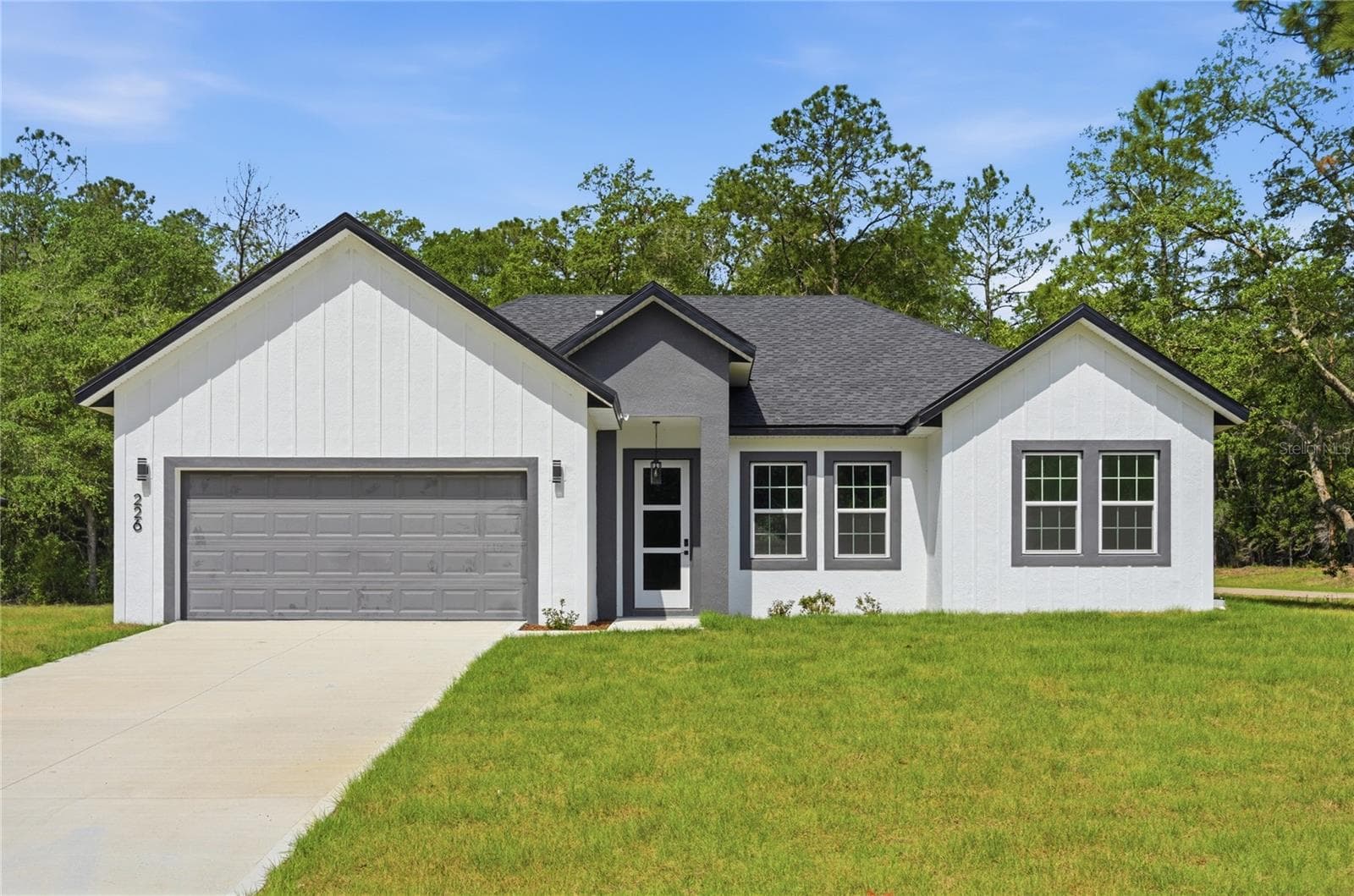 226 E CALDWELL DR