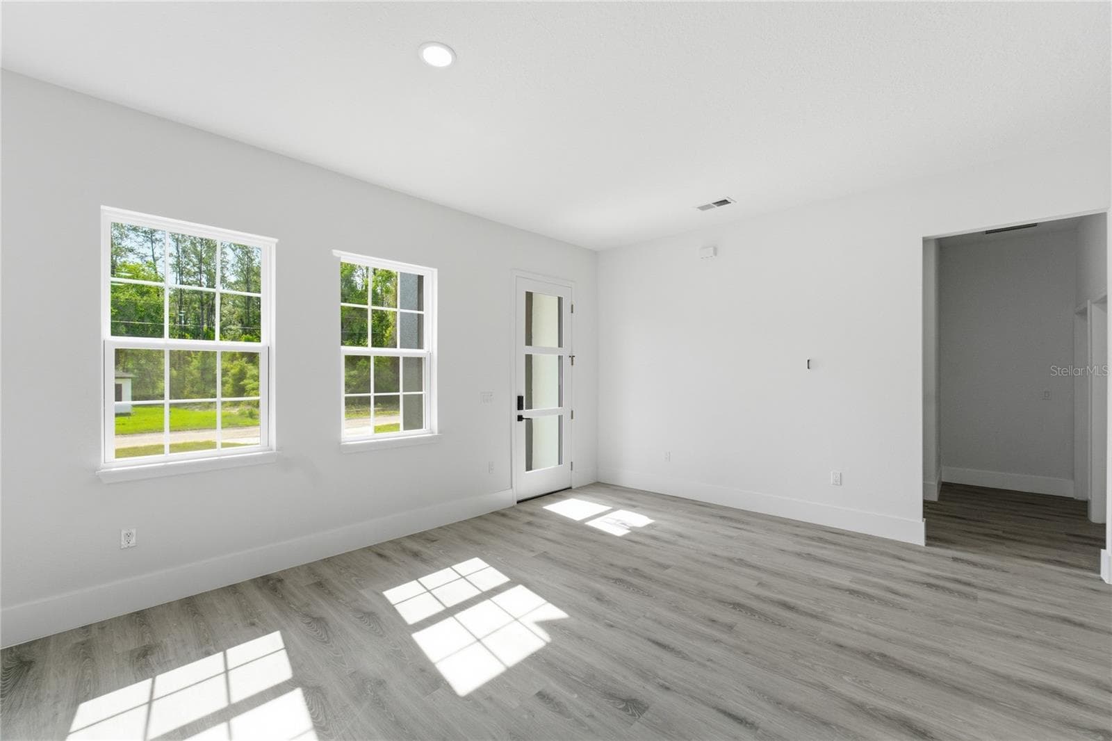 Single Family Residence at 226 E CALDWELL DR, DUNNELLON, photo 5 of 40