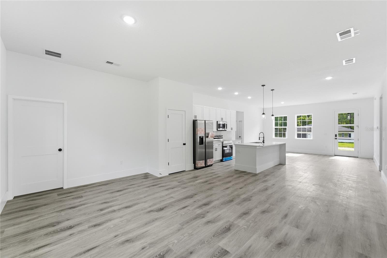 Single Family Residence at 226 E CALDWELL DR, DUNNELLON, photo 14 of 40
