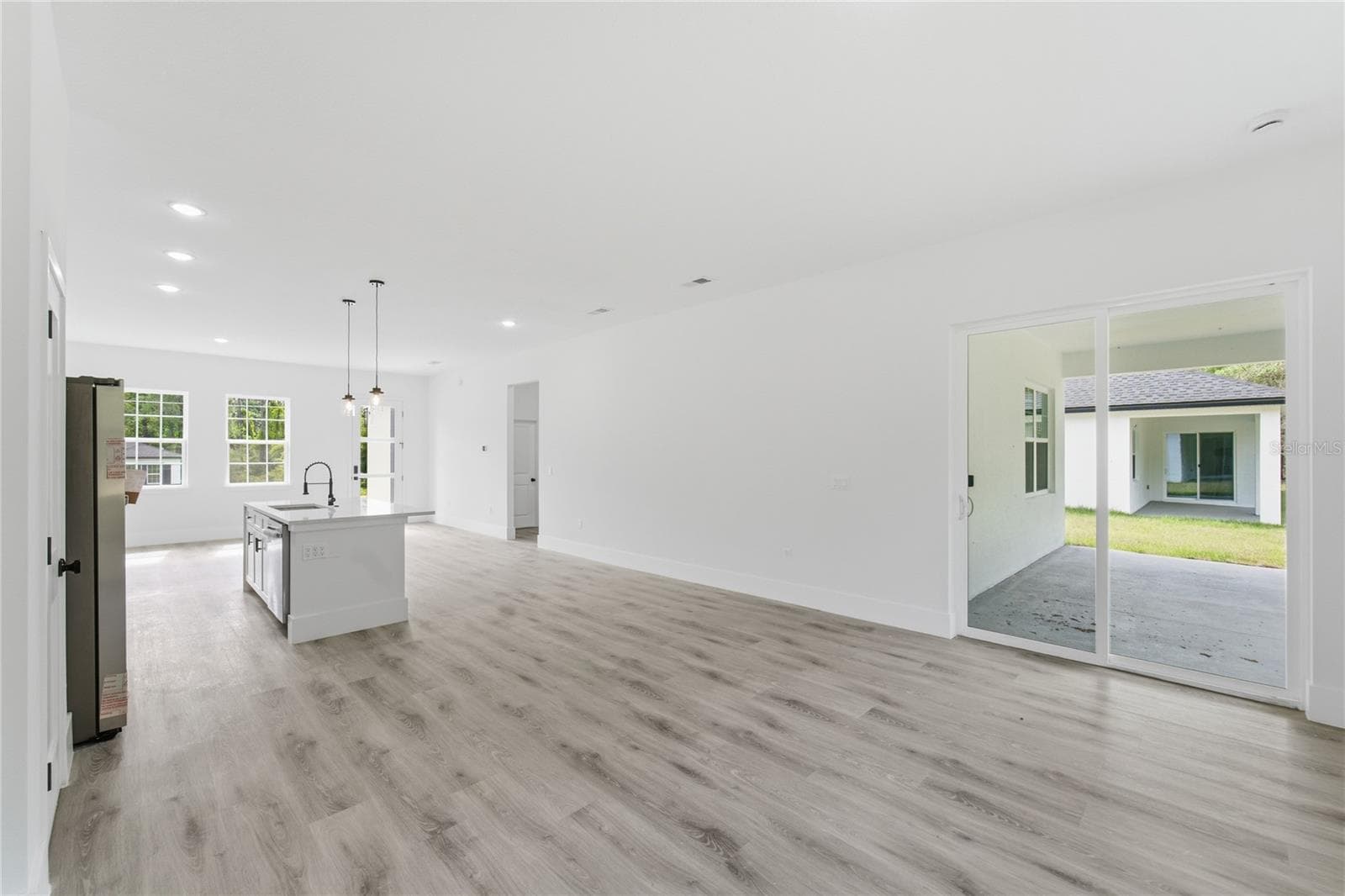 Single Family Residence at 226 E CALDWELL DR, DUNNELLON, photo 15 of 40