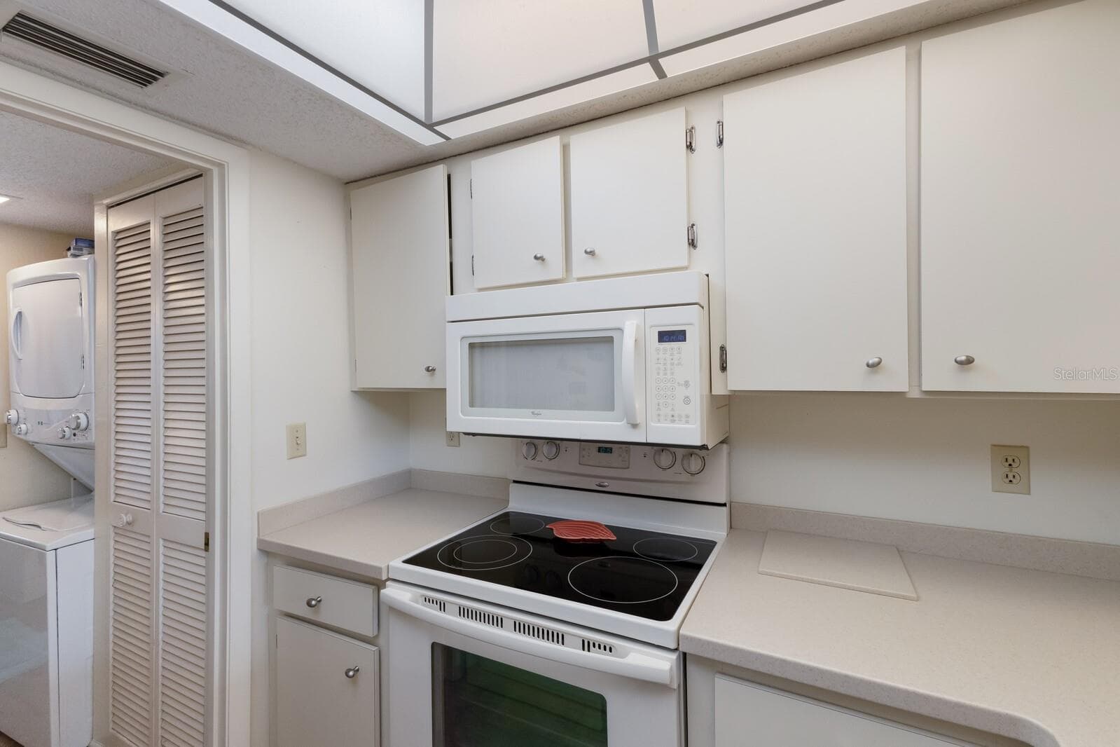 Condominium at 205 HIGHLAND AVE #2, BRADENTON BEACH, photo 14 of 43