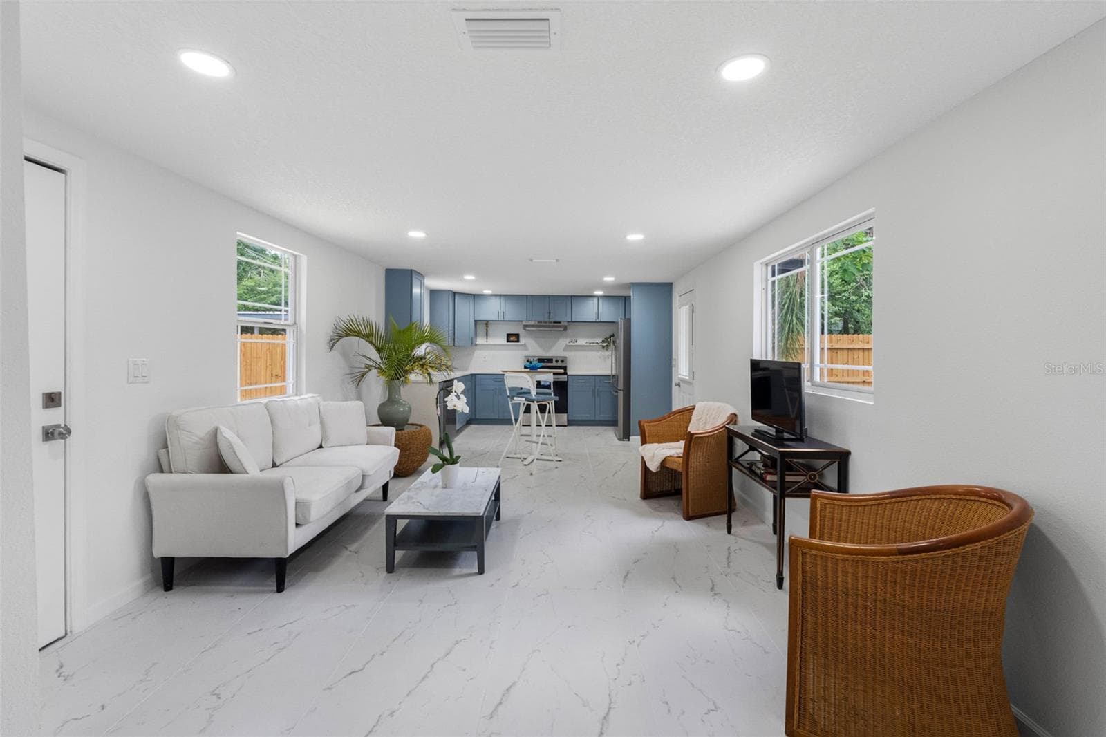 Single Family Residence at 1208 E CHILKOOT AVE, TAMPA, photo 5 of 32
