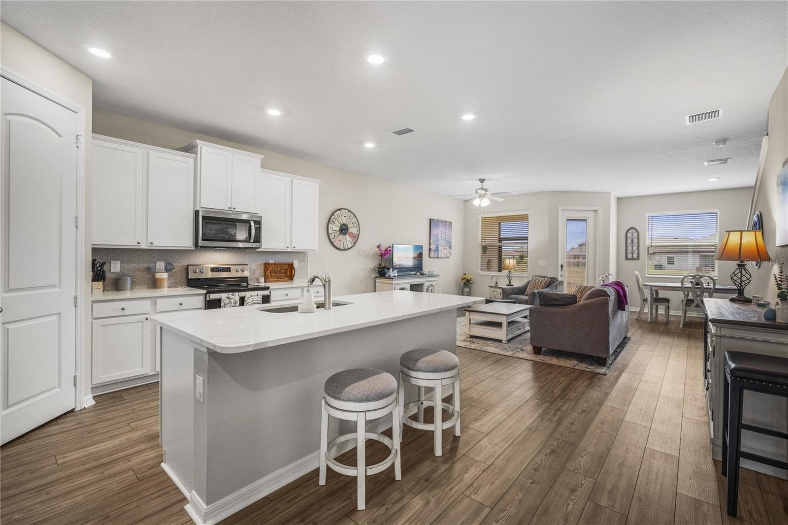 Sorrento floorplan is perfect for entertaining family and friends! - 11240 CAY SPRUCE WAY, SAN ANTONIO