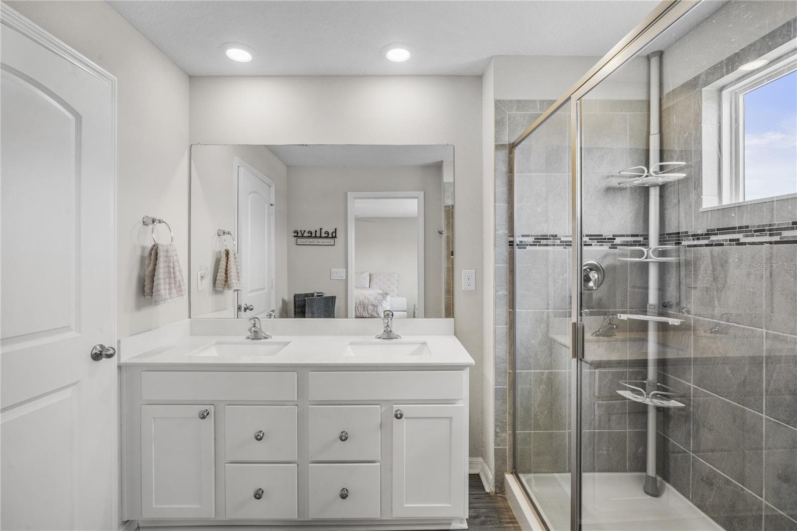 Bath ensuite with large shower and dual sinks - 11240 CAY SPRUCE WAY, SAN ANTONIO