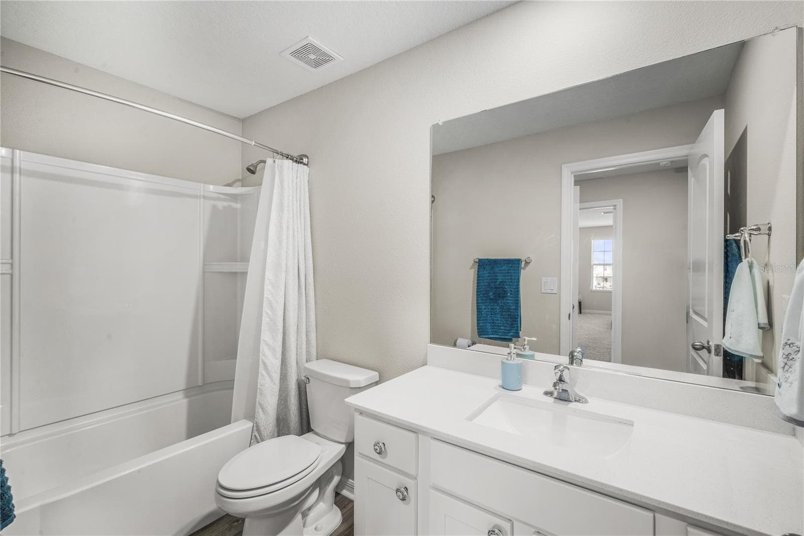 Guest bathroom upstairs - 11240 CAY SPRUCE WAY, SAN ANTONIO