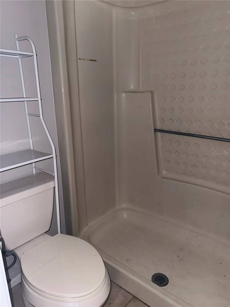 Primary EnSuite - 202 TERRACE CT, SANFORD