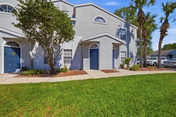 1601 COLUMBIA ARMS CIR #201