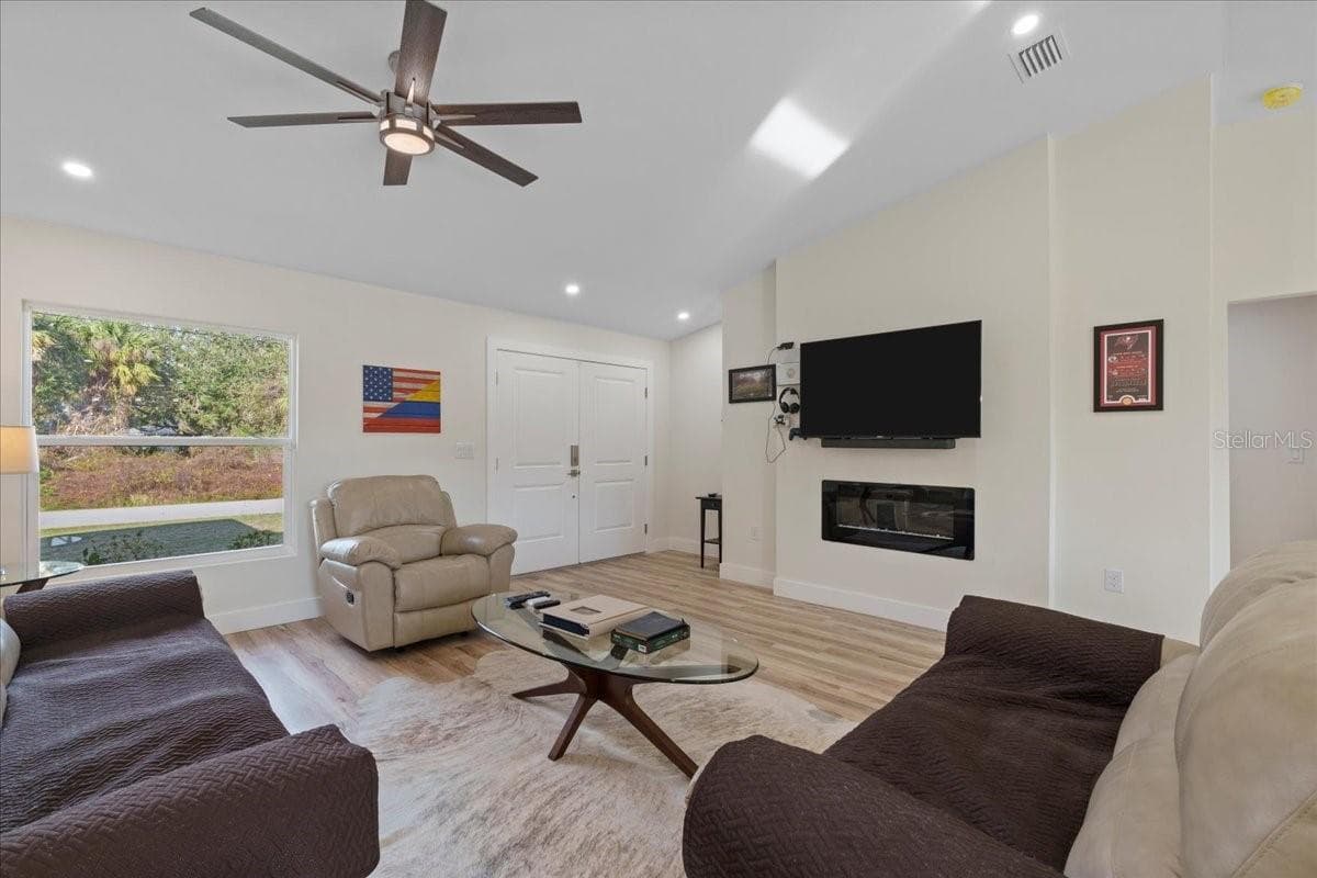 Single Family Residence at 2405 VANCOUVER LN, NORTH PORT, photo 6 of 32