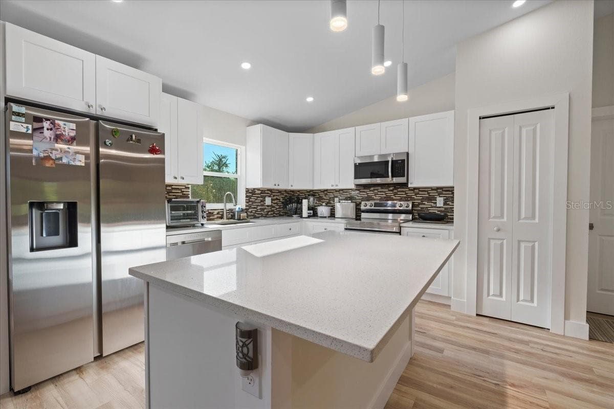 Single Family Residence at 2405 VANCOUVER LN, NORTH PORT, photo 10 of 32