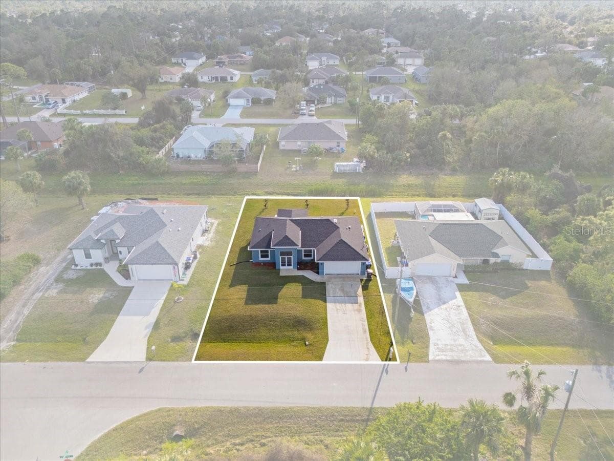 Single Family Residence at 2405 VANCOUVER LN, NORTH PORT, photo 27 of 32