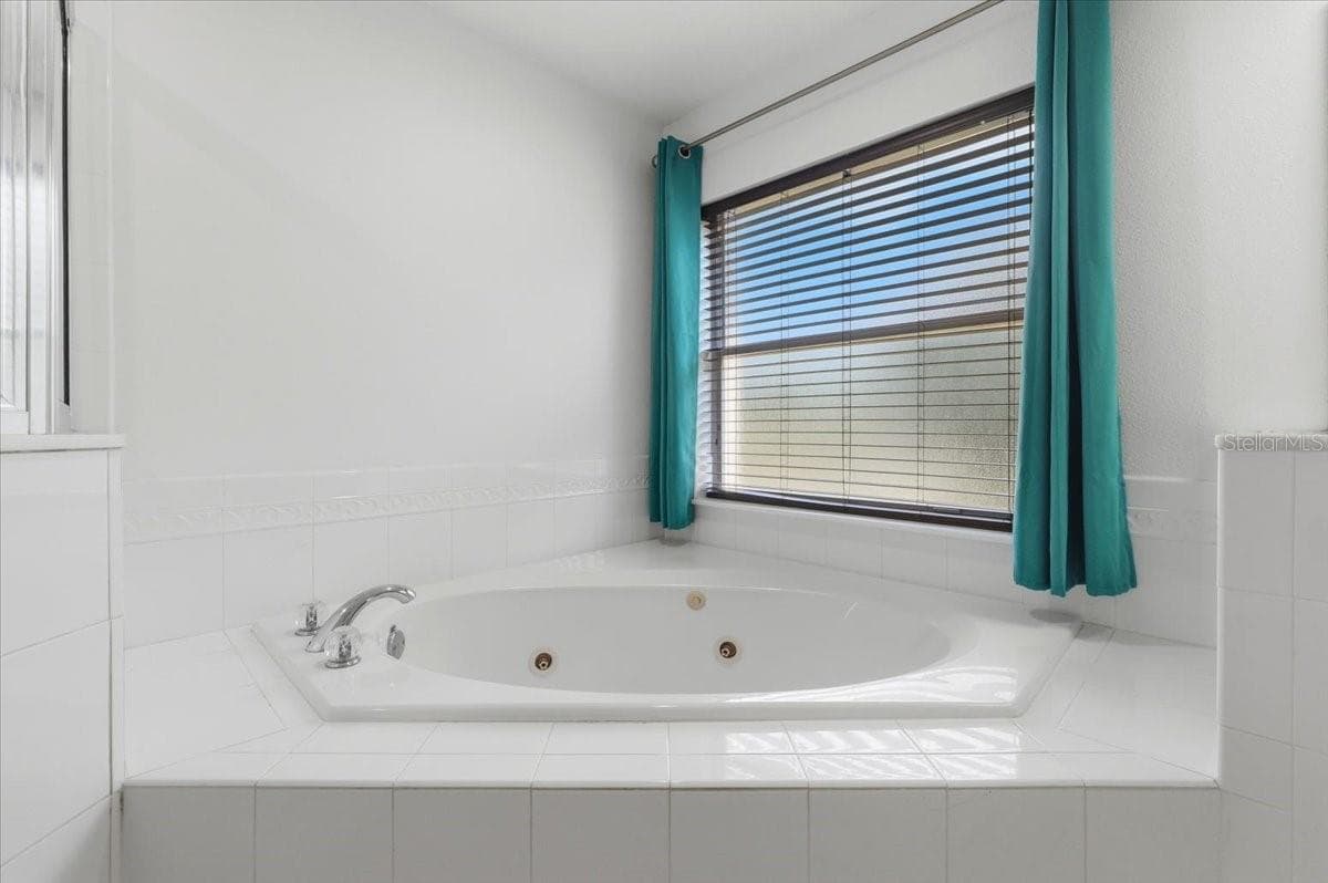 Primary Bath - 5628 WOODWIND HILLS DR, LAKELAND