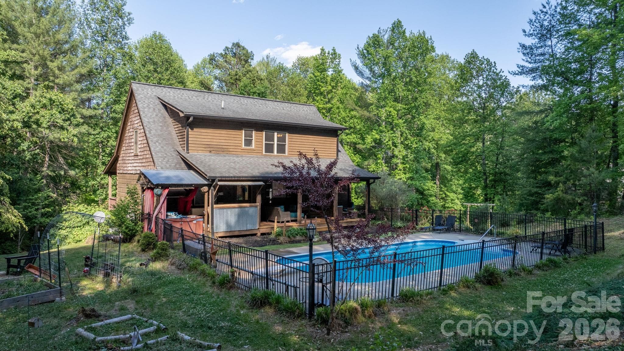 Single Family Residence at Lenoir, photo 2 of 47