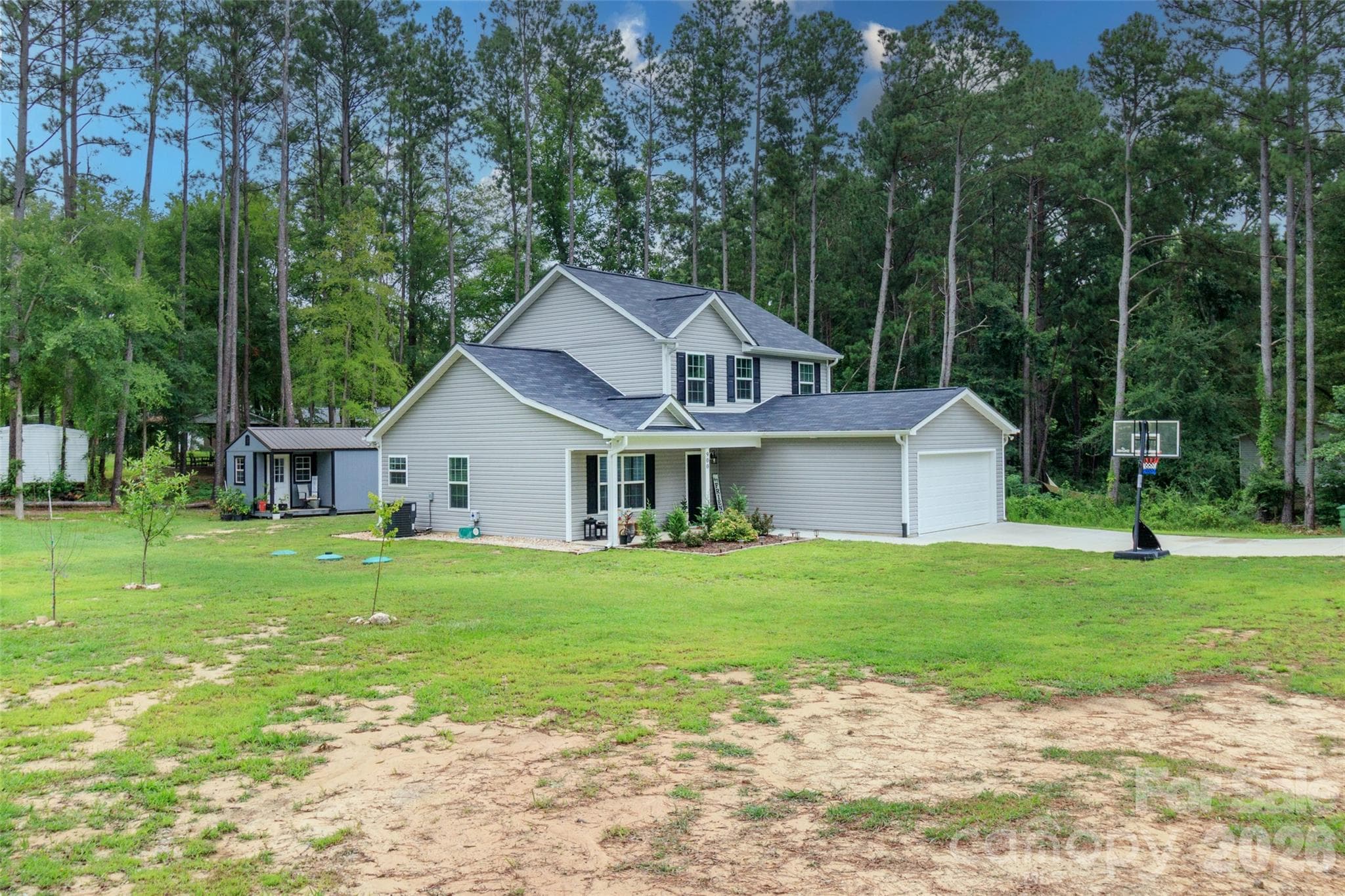 3 bedroom 2.5 bath with bonus room! - Lancaster