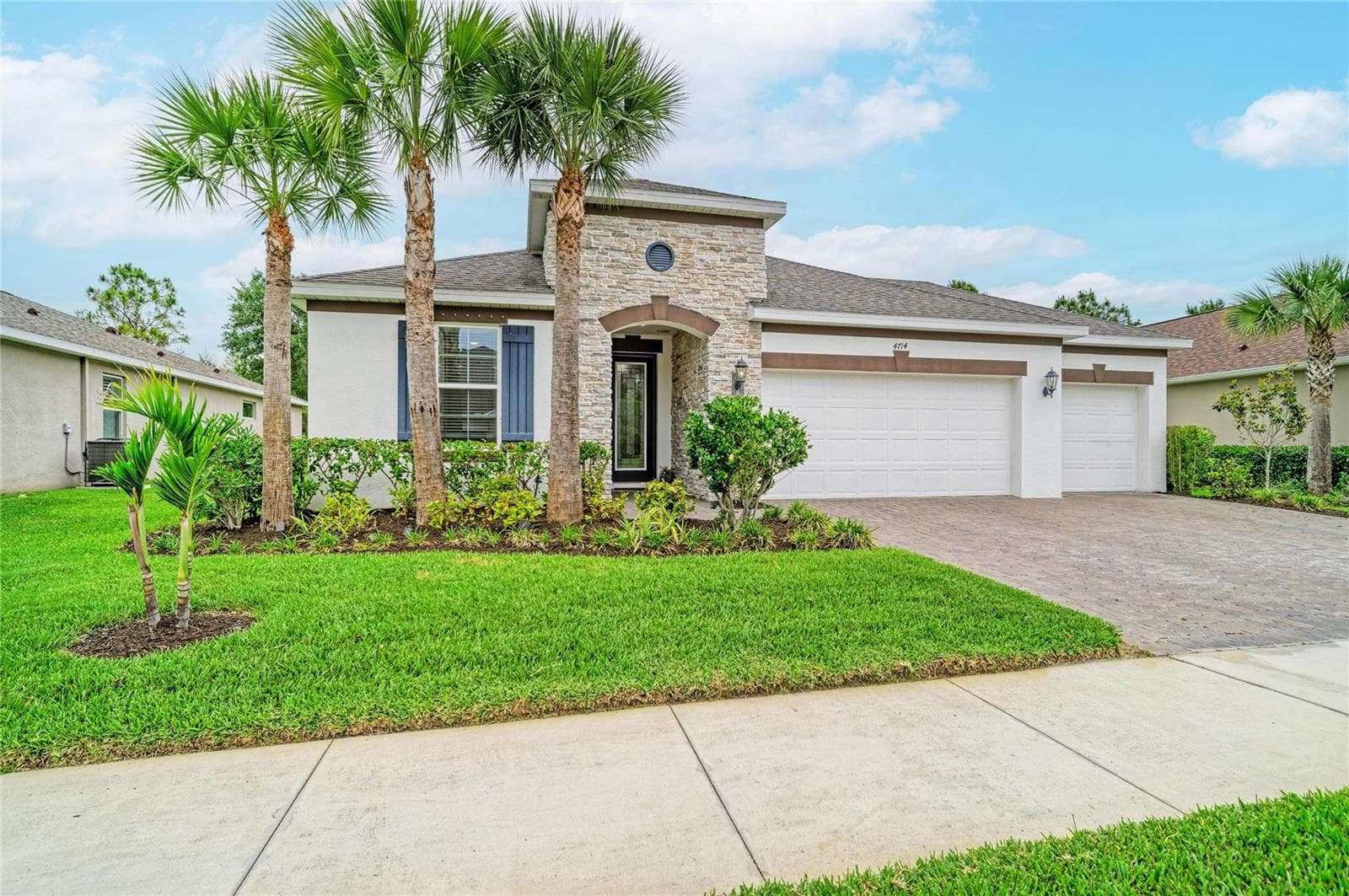 4714 ROYCROFT TER