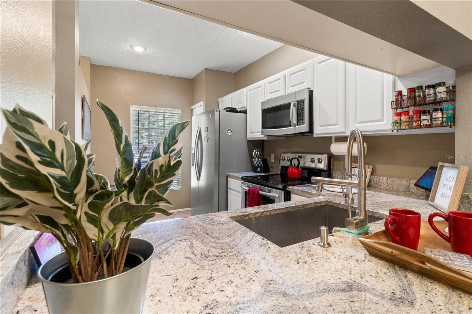 Townhouse at 8635 HUNTERS KEY CIR, TAMPA, photo 3 of 27