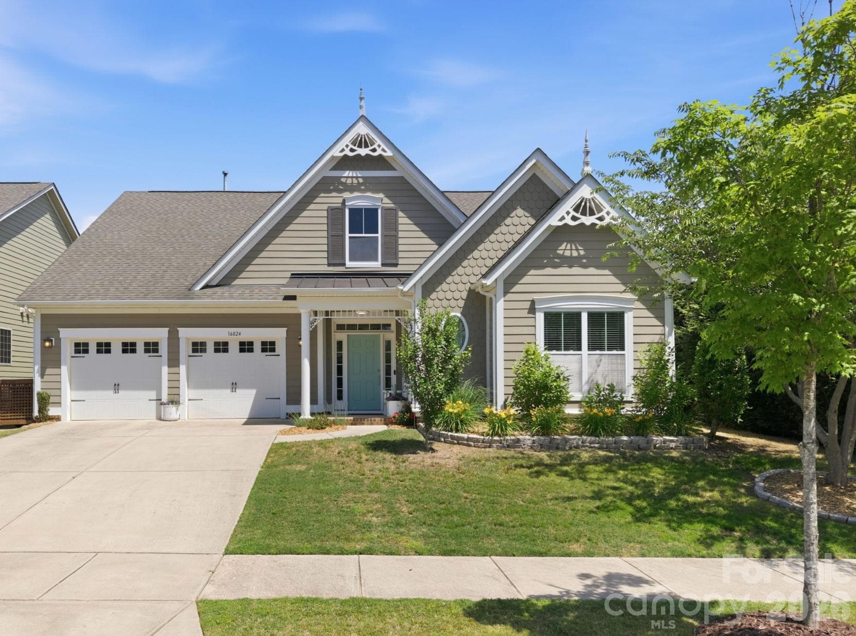 Single Family Residence at Huntersville, photo 2 of 44