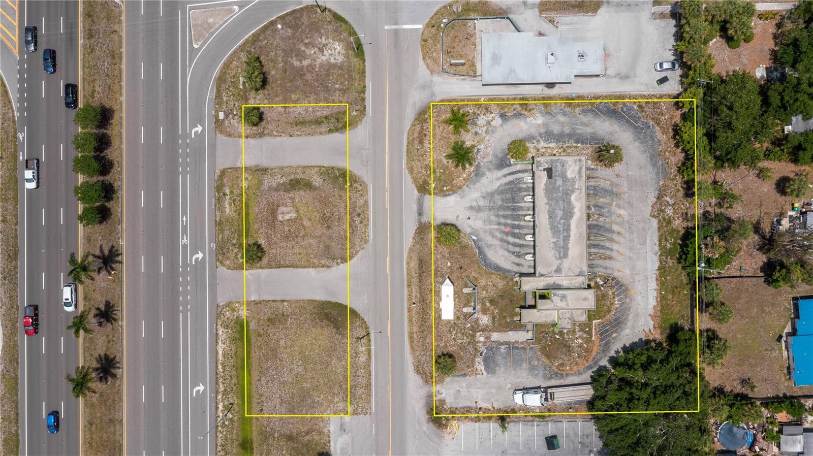 3570 Tamiami Trail zoned CG with highly visible 45.5K VPD - 3570 TAMIAMI TRL, PORT CHARLOTTE