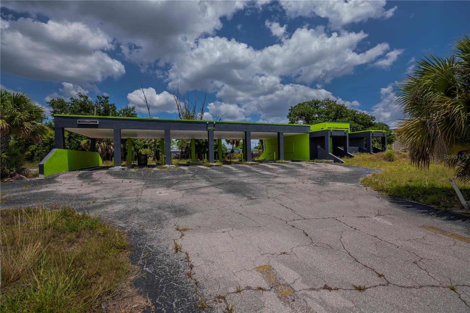 Was a bank with 6 drive-thru bays - 3570 TAMIAMI TRL, PORT CHARLOTTE
