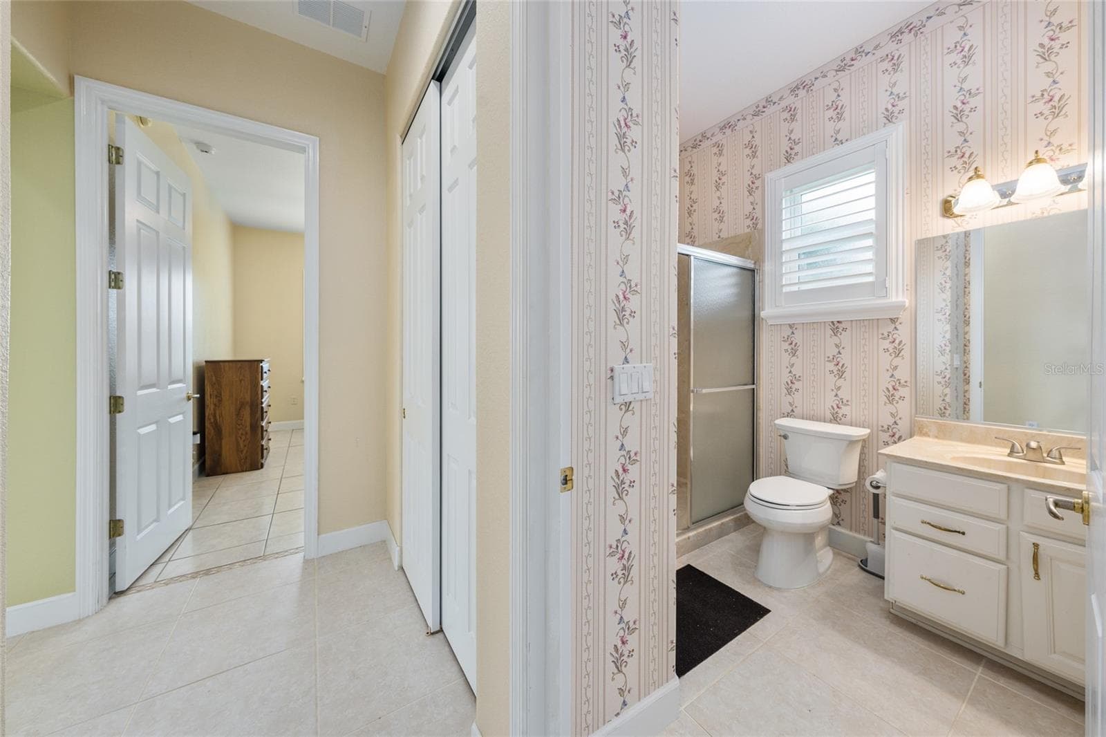 2nd bathroom - 13500 SE 97TH TERRACE RD, SUMMERFIELD