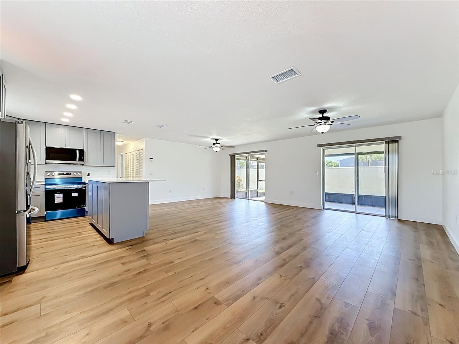 Condominium at 2188 CORINNE CT S #A, ST PETERSBURG, photo 4 of 40