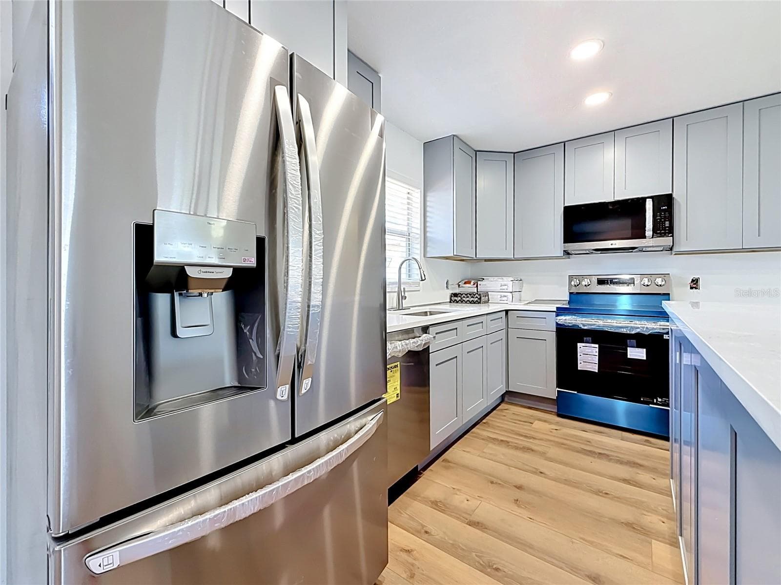 Condominium at 2188 CORINNE CT S #A, ST PETERSBURG, photo 9 of 40
