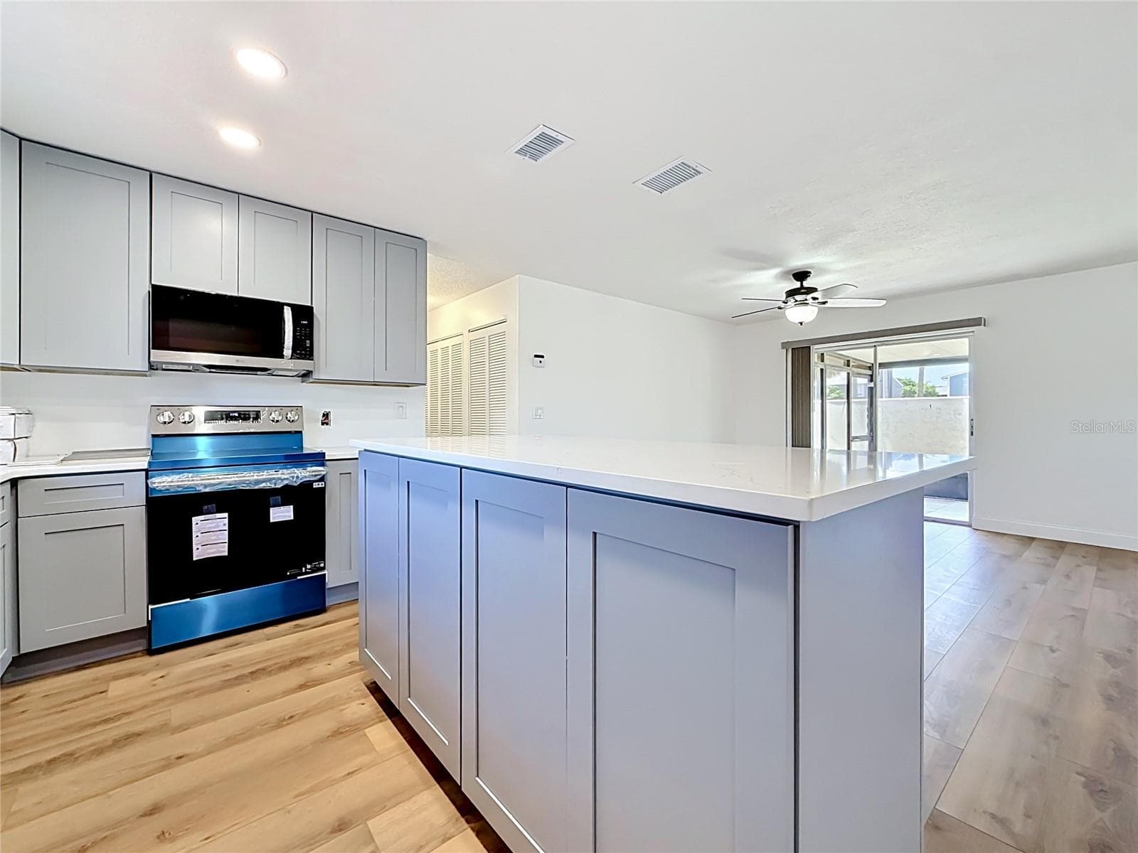 Condominium at 2188 CORINNE CT S #A, ST PETERSBURG, photo 10 of 40
