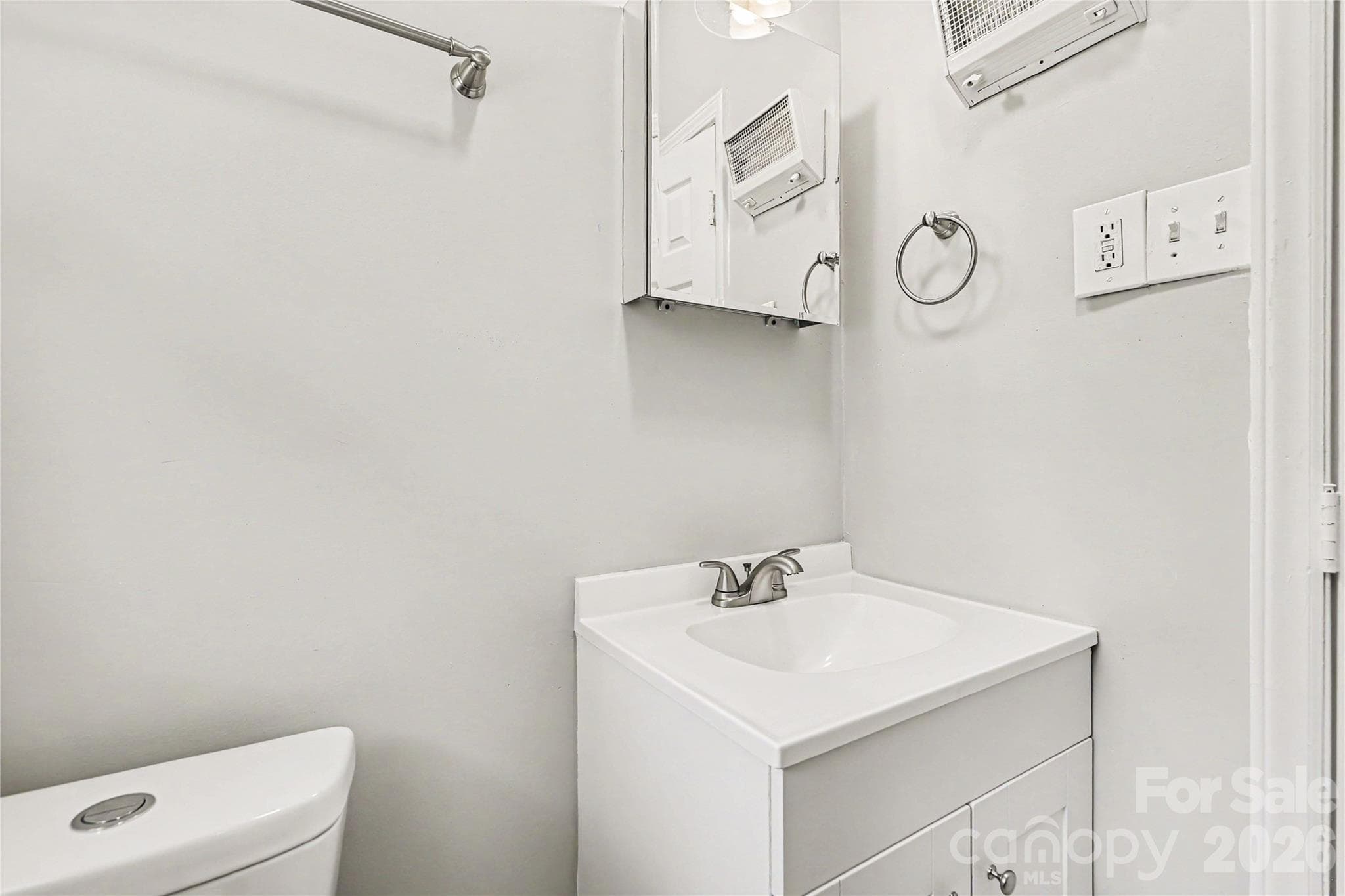 Lower Level Bath - Charlotte