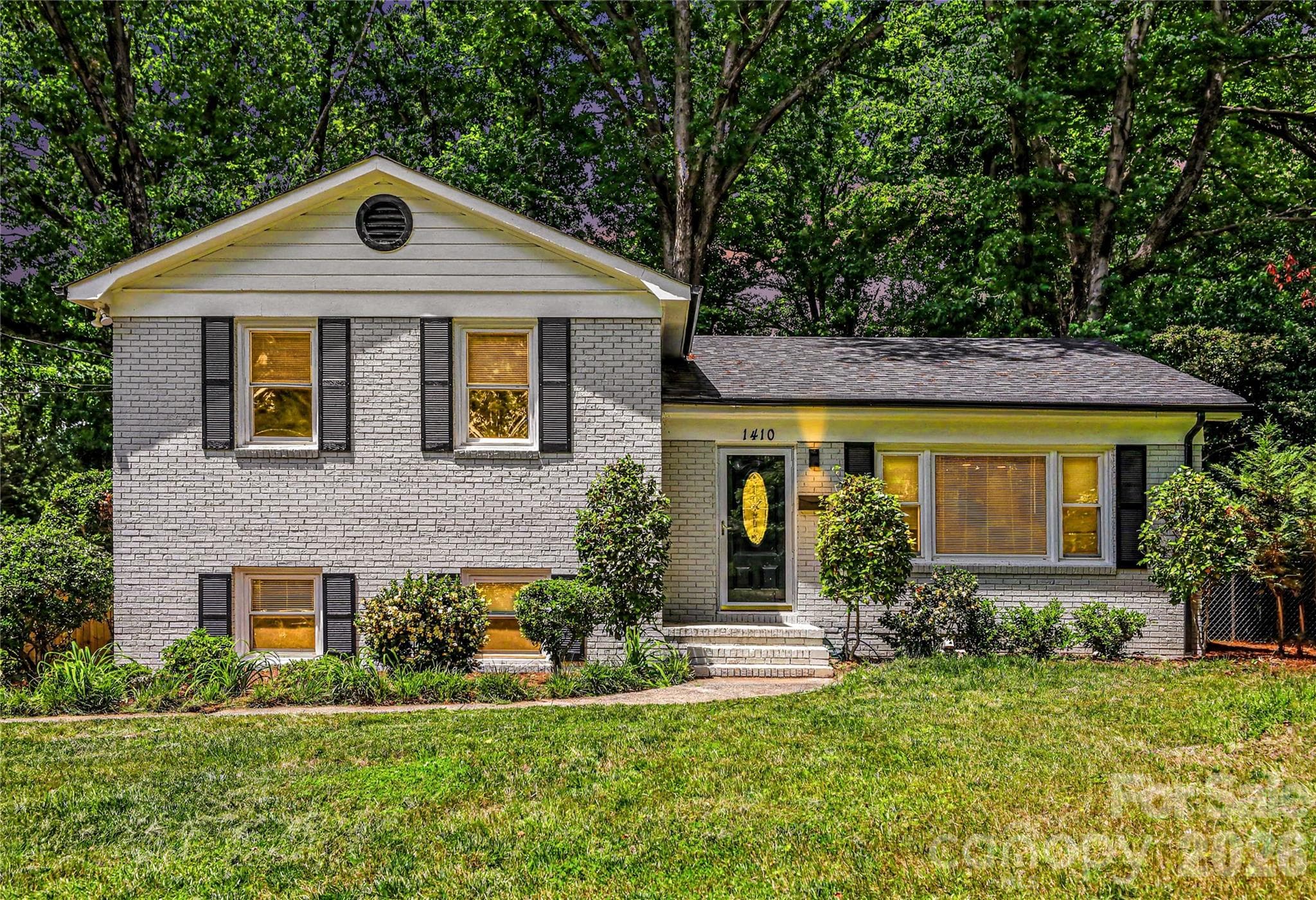 Front Elevation - Charlotte