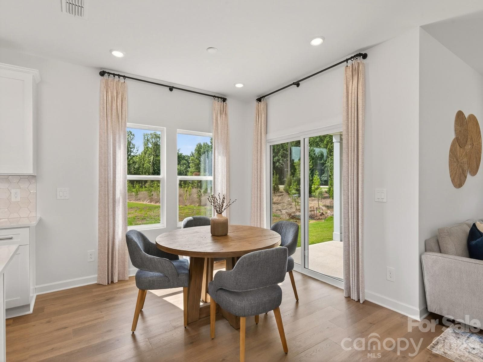 Photo is not of the actual home, but is an inspirational photo of builder’s model home and may depict options, furnishings, and/or decorator features that are not included - 656 Darya Drive, York