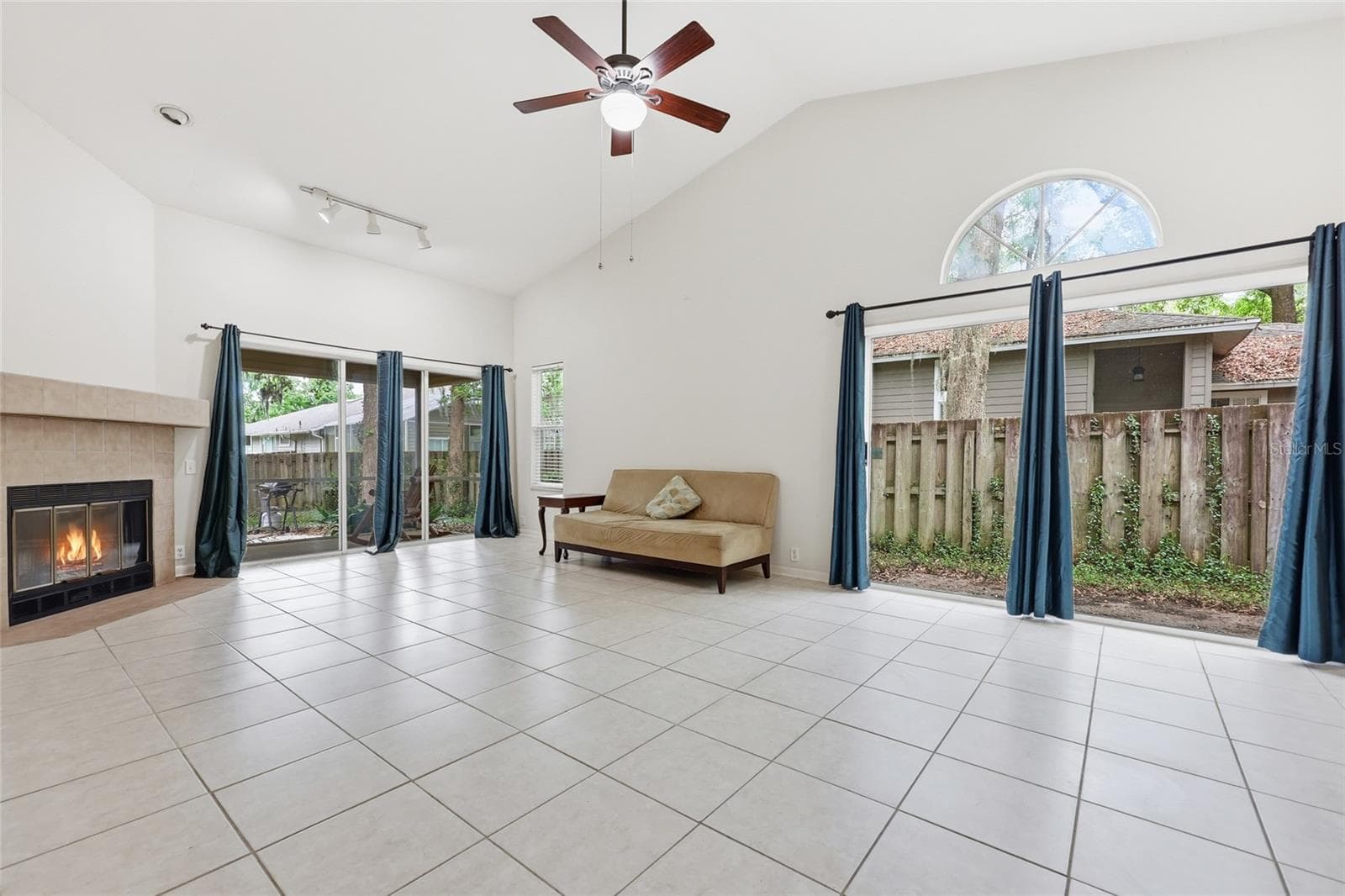 Single Family Residence at 1736 NW 16TH PL, GAINESVILLE, photo 3 of 25