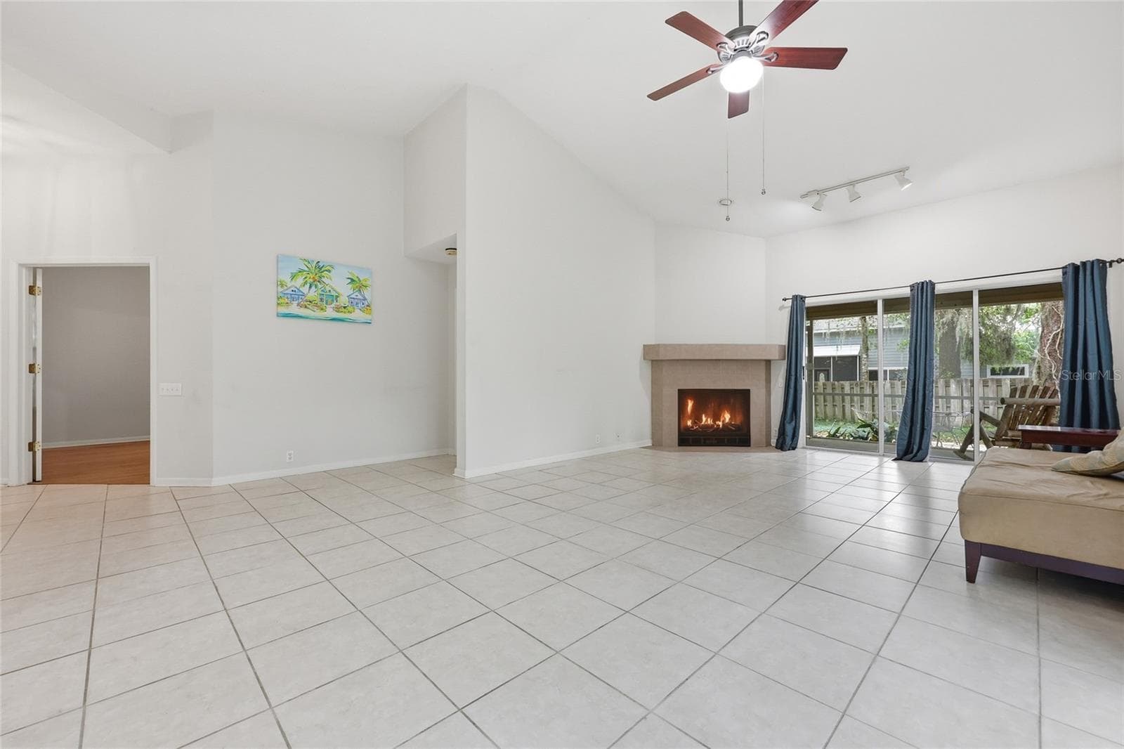Single Family Residence at 1736 NW 16TH PL, GAINESVILLE, photo 6 of 25