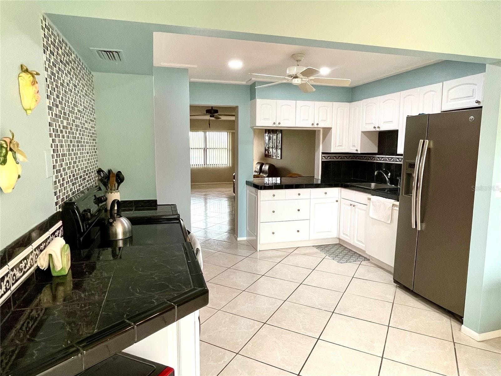 Condominium at 305 30TH AVE W #A307, BRADENTON, photo 2 of 20