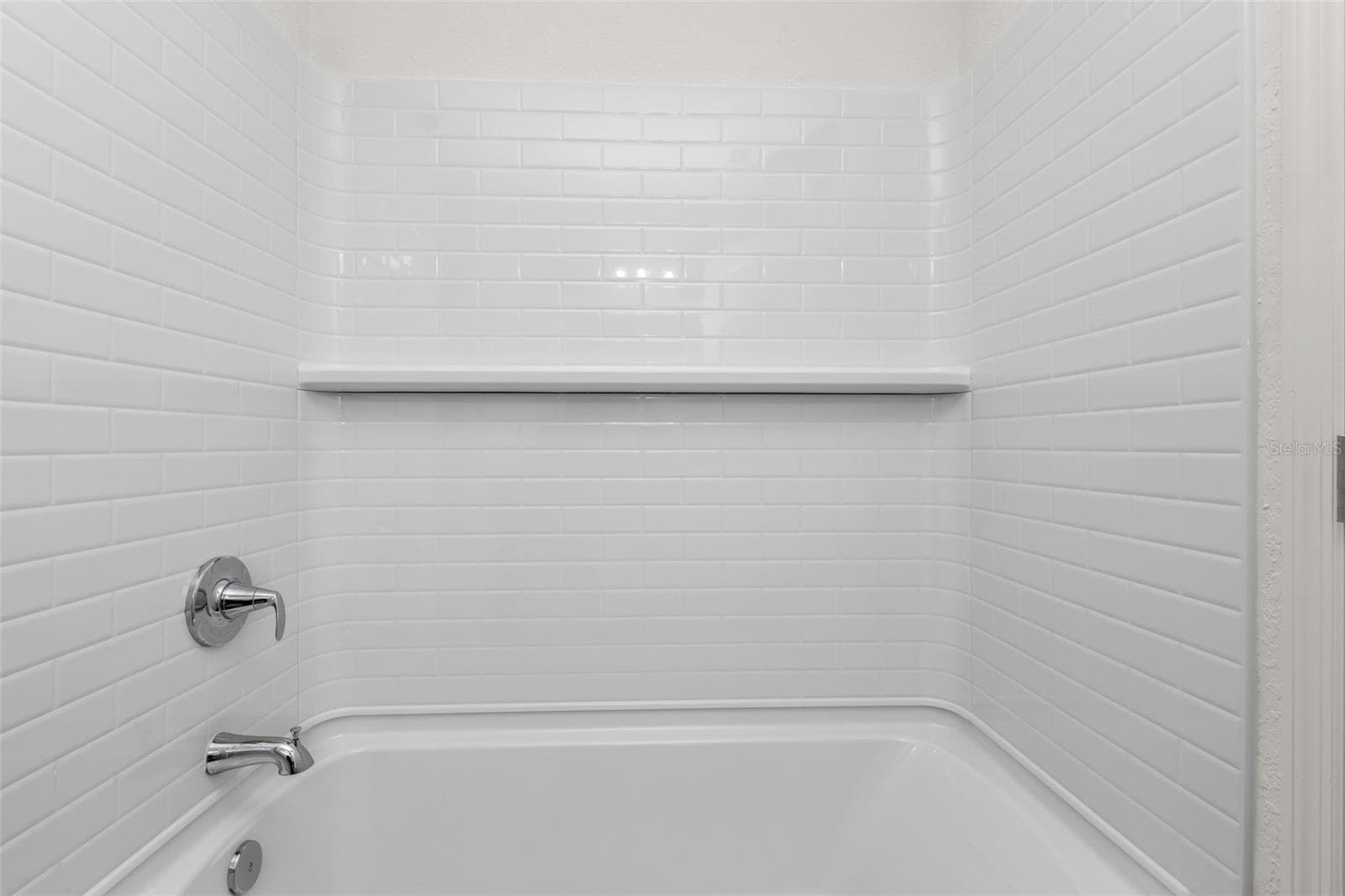 Bathroom 2 shower - 1040 SHERWIN ST, PORT CHARLOTTE