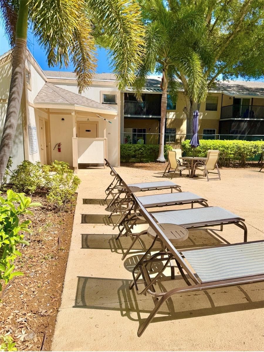 Enjoy the Florida sunshine anytime throughout the year! - 3815 N OAK DR #G71, TAMPA