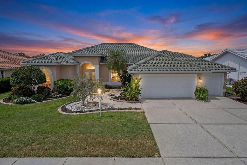 Single Family Residence at 1543 WATERFORD DR, VENICE, photo 3 of 63