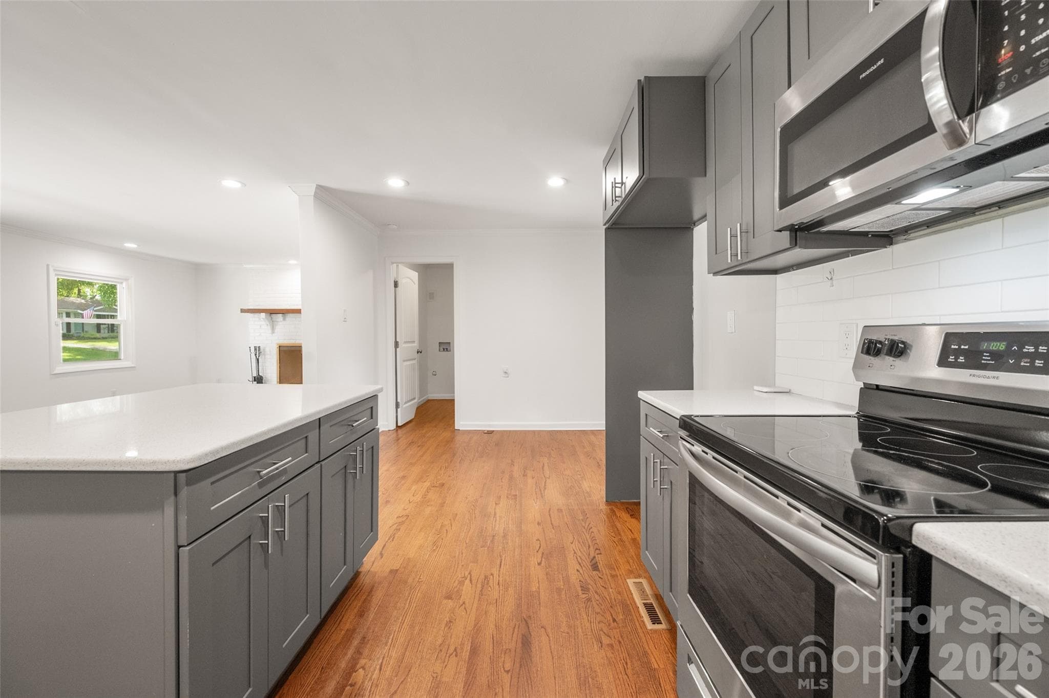 Well designed layout + nice size island - 4300 Dowling Drive, Charlotte