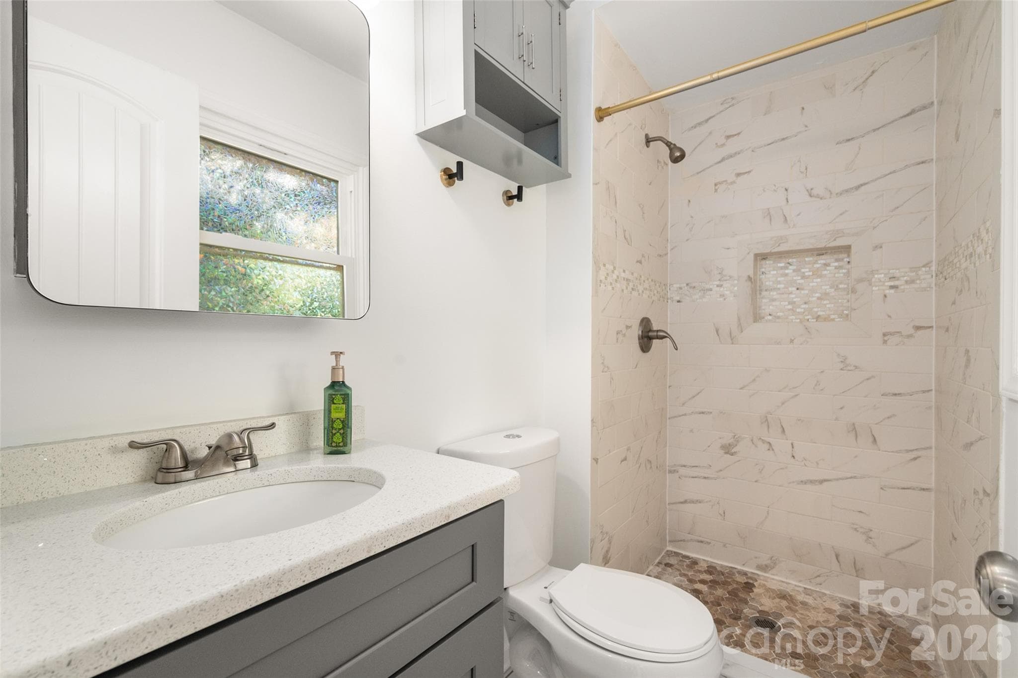 Ensuite Bathroom - 4300 Dowling Drive, Charlotte