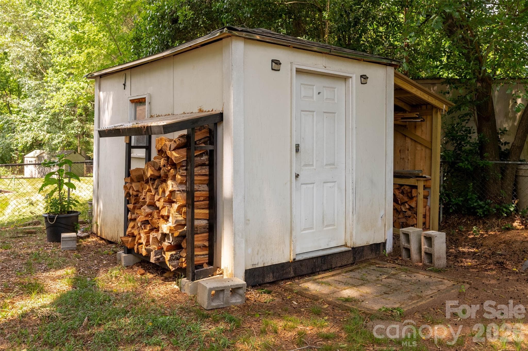 Shed is equipped with power - 4300 Dowling Drive, Charlotte