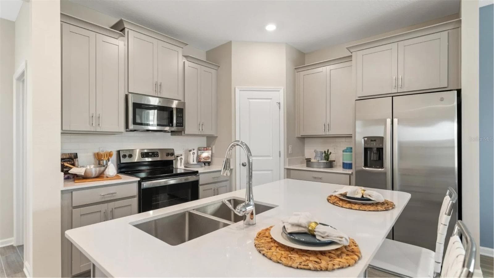 Kitchen - 2401 VOLUNTEER AVE, KISSIMMEE