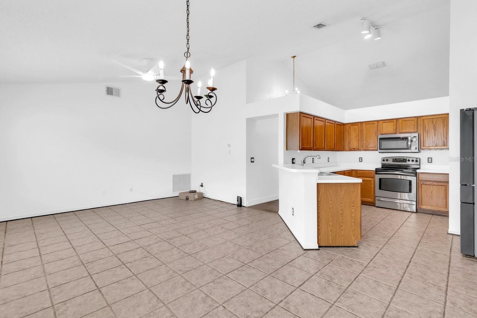 Single Family Residence at 8141 FORT THOMAS WAY, ORLANDO, photo 19 of 34
