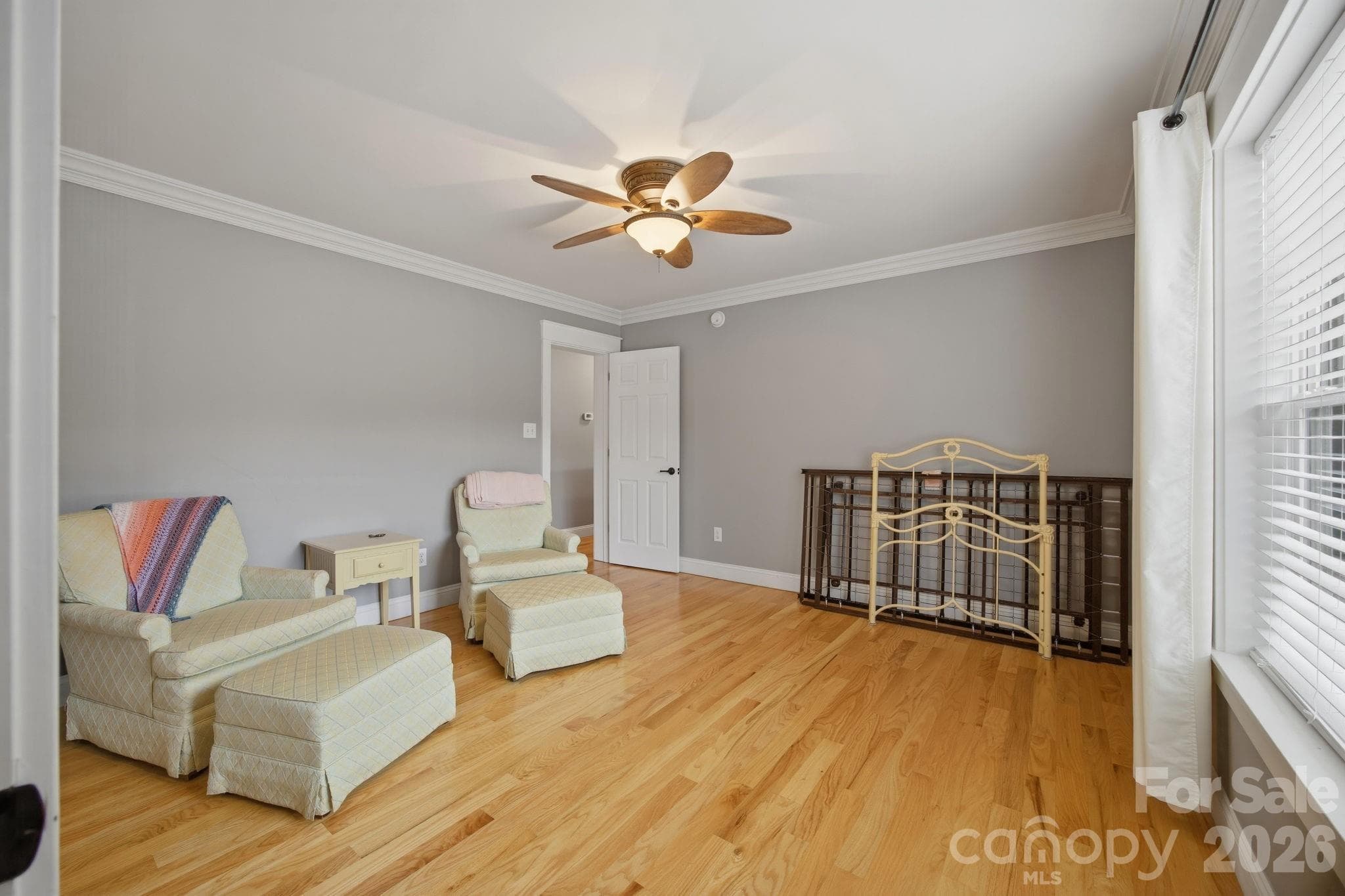Upstairs Bedroom - Salisbury