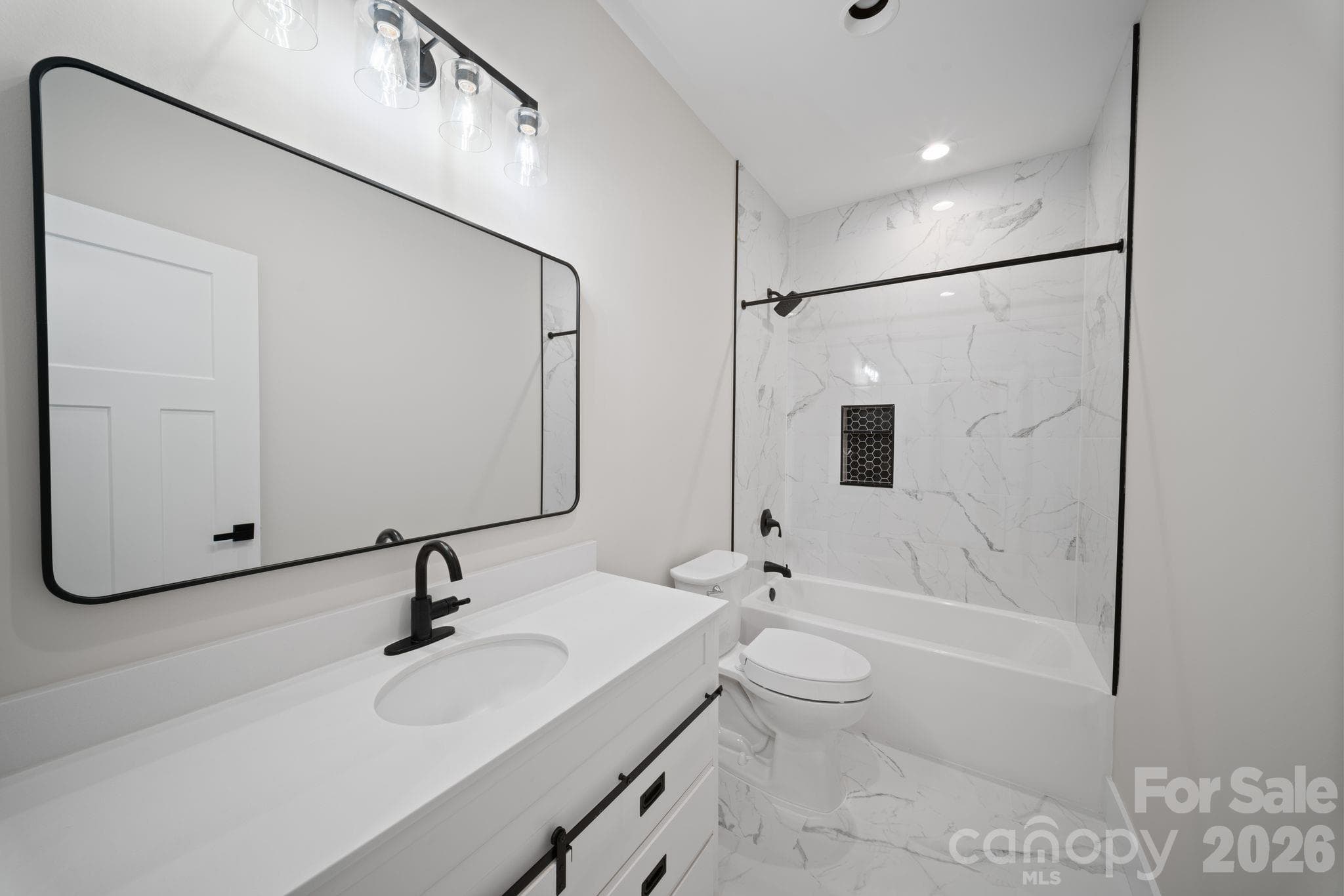 Full guest bathroom - 111 Pisgah Gap Drive, Candler