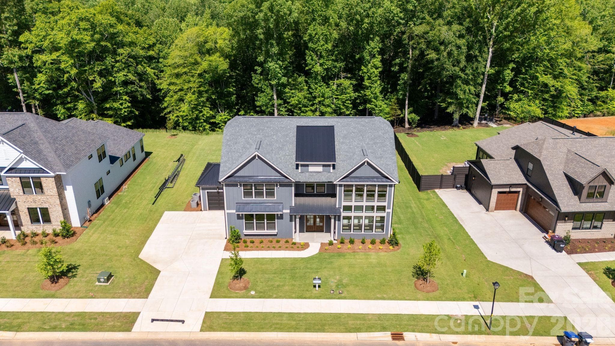 Single Family Residence at 1021 Courtney Lane, Wesley Chapel, photo 2 of 68