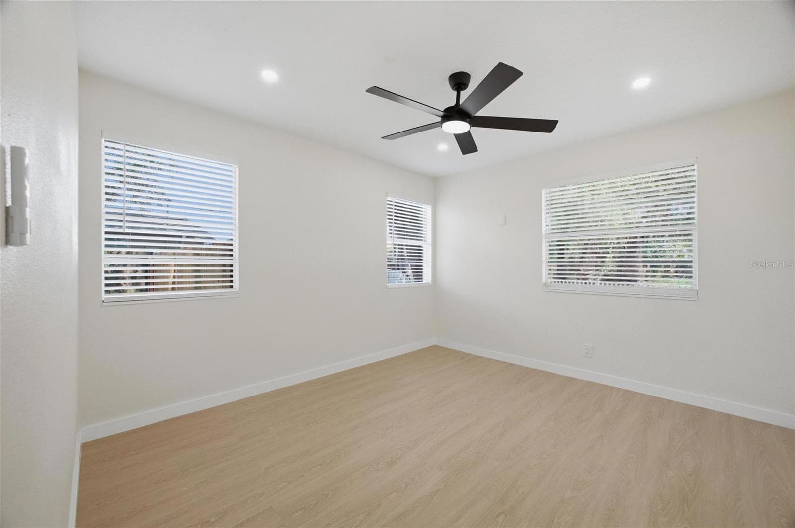 Single Family Residence at 714 E 137TH AVE, TAMPA, photo 22 of 38
