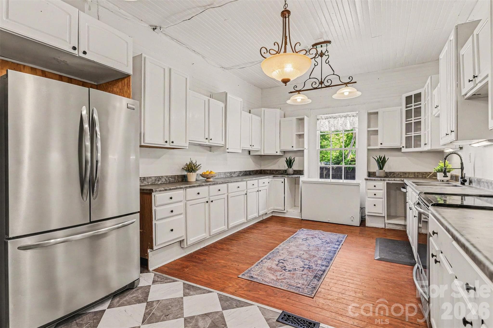 Kitchen large enough for several cooks! - 107 Hinton Street, Chester
